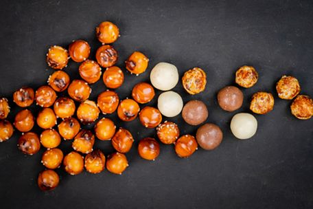 TOPINGREDIENTS has a unique range of pretzels, nuts, dried fruit and biscuit and cookie crumble